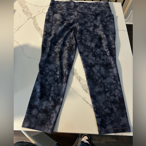 Athleta Pants - Athleta Women's Marble Pattern Capris - Blue and Black